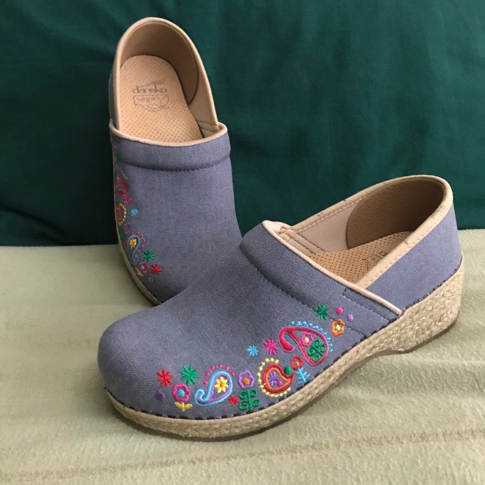 Dansko Denim Style Vegan Clogs | Size 39 | EUC
